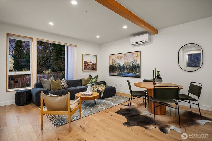 Property Photo: 1810 E Mercer Street WA 98112