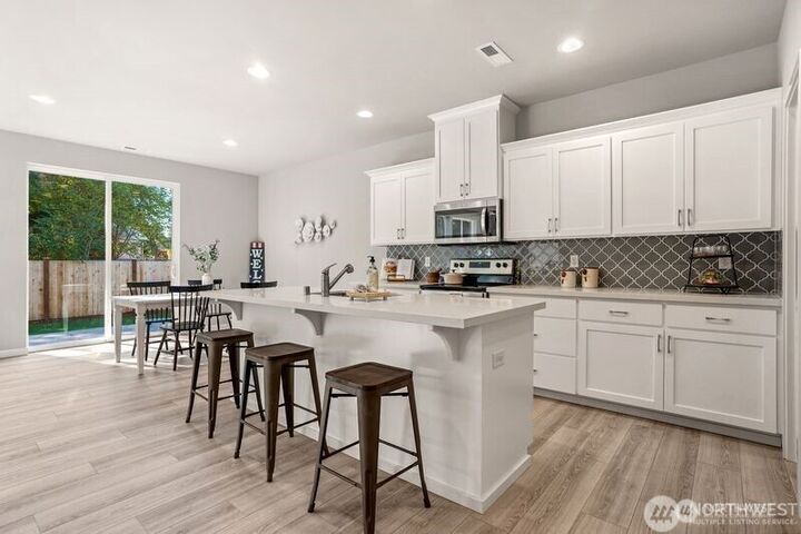 Property Photo: 7424 107 Street Ct E WA 98373