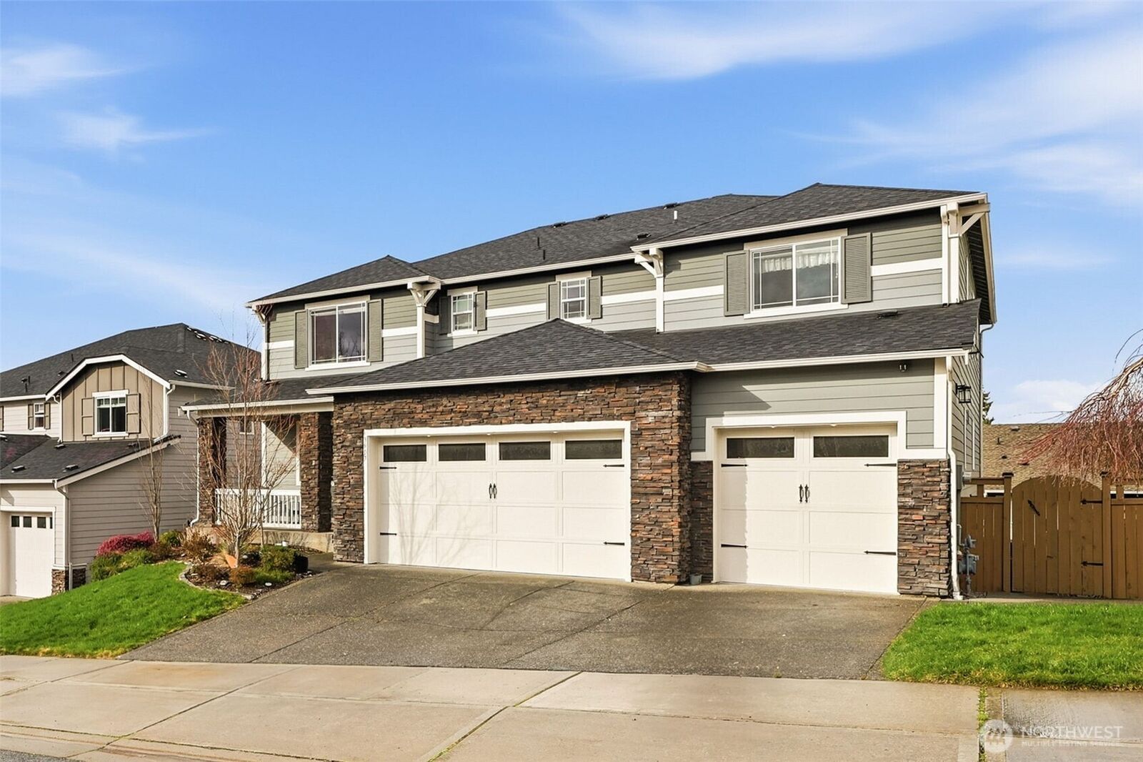 Property Photo:  3907  14th Avenue SE  WA 98372 