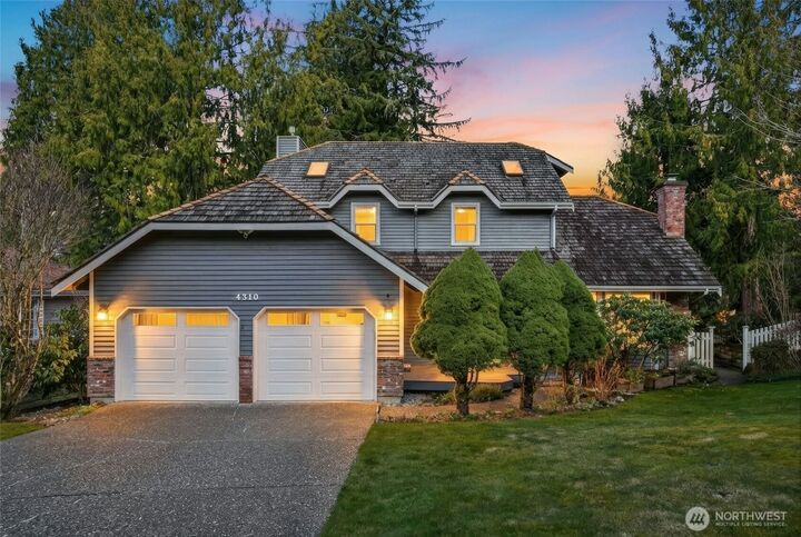 Property Photo:  4310  209th Avenue NE  WA 98074 