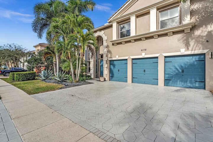 Property Photo:  9178 Delemar Court  FL 33414 