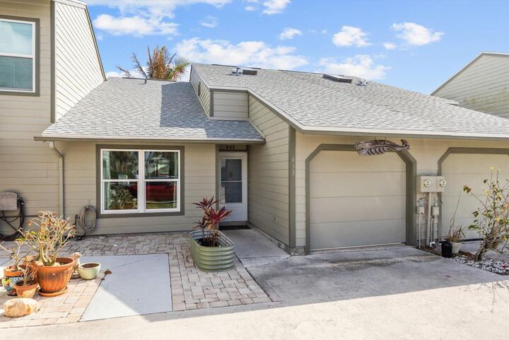 Property Photo:  933 NE Sandalwood Place  FL 34957 