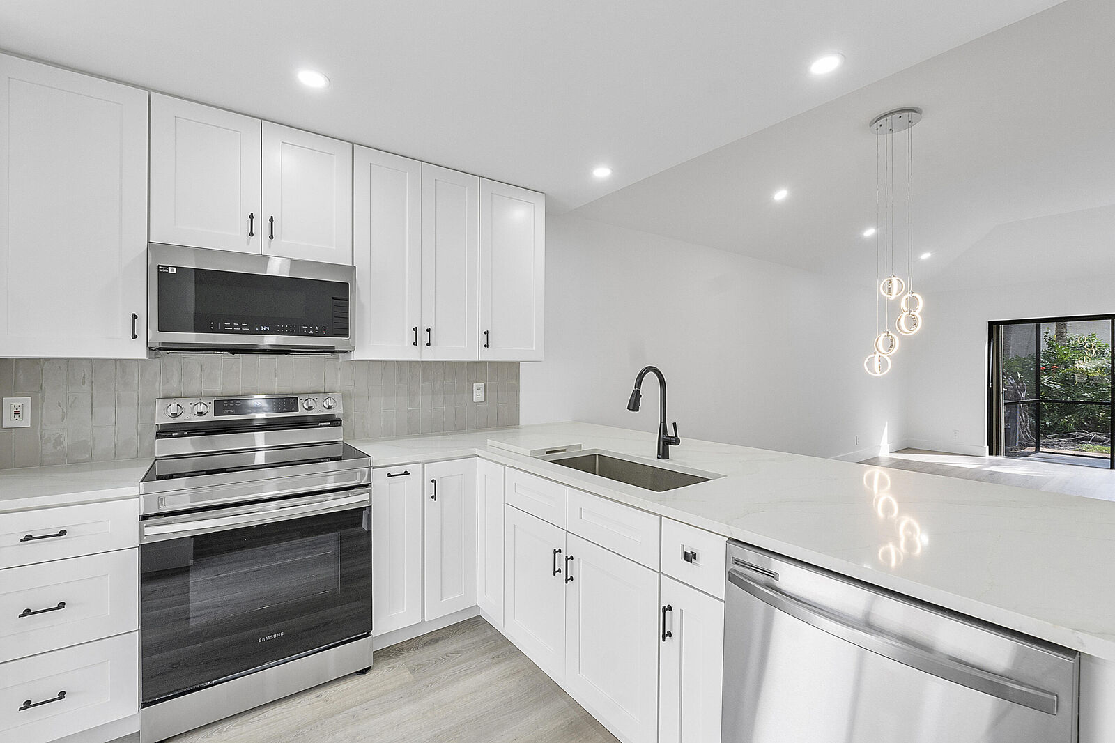 Property Photo: 3127 Kingswood Terrace FL 33431