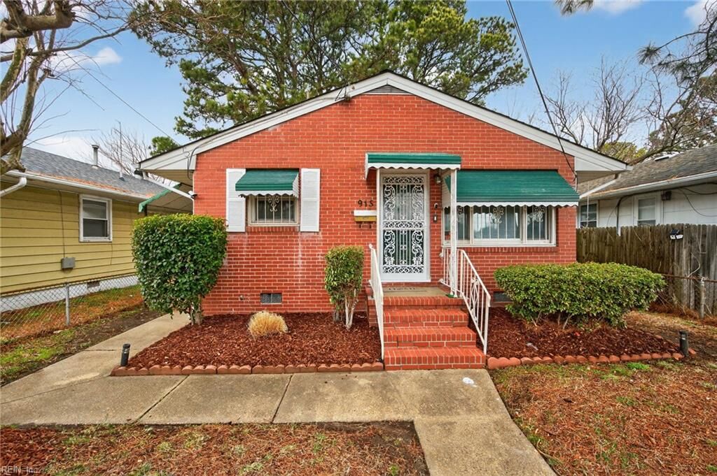 Property Photo:  915 36th St  VA 23607 