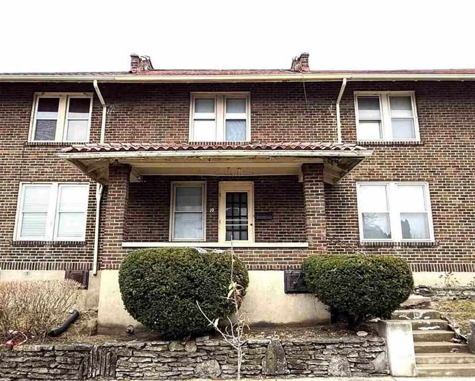 Property Photo: 10 Howard Place IN 47374