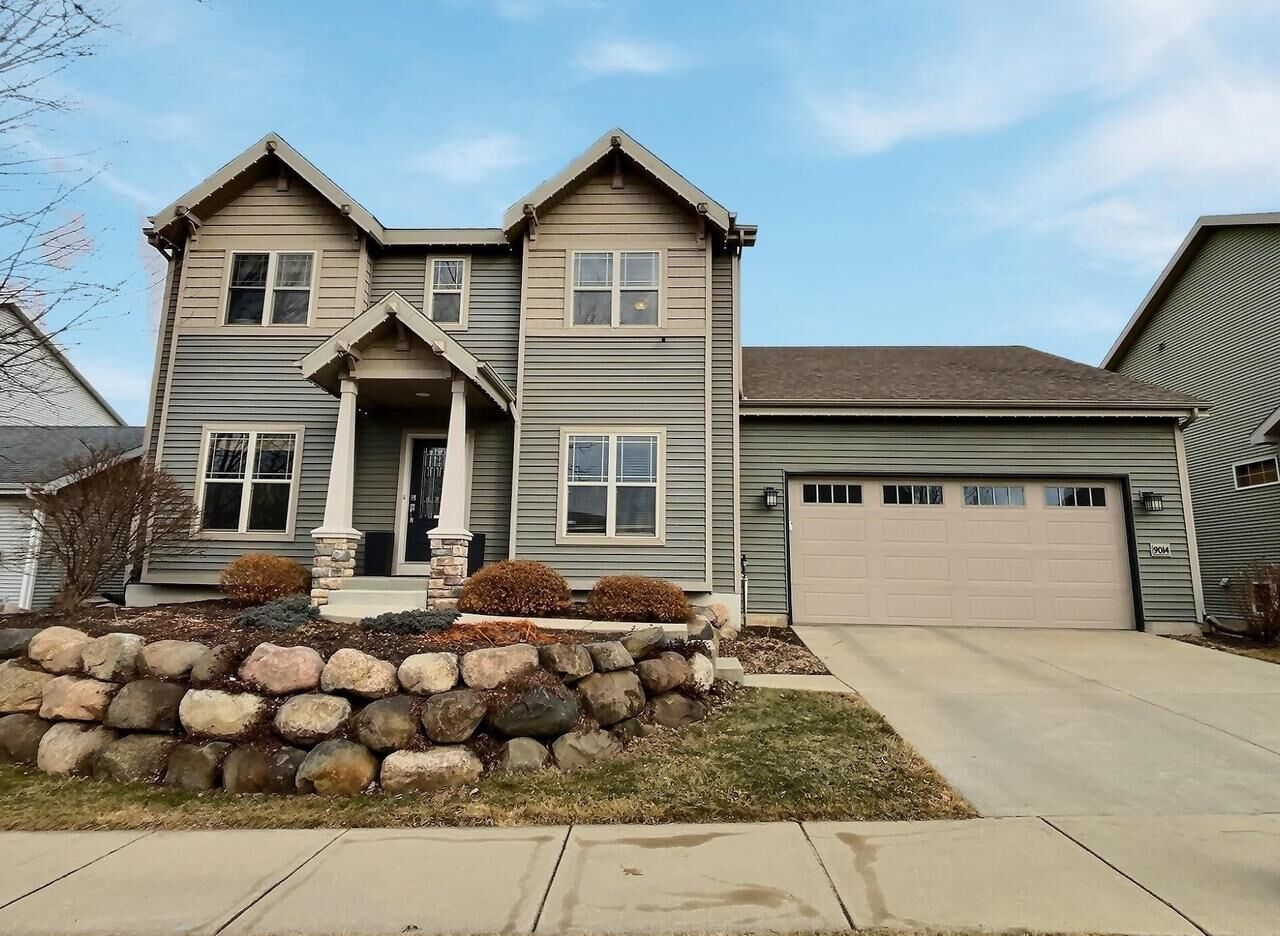 Property Photo:  9014 Pine Hollow Place  WI 53593 