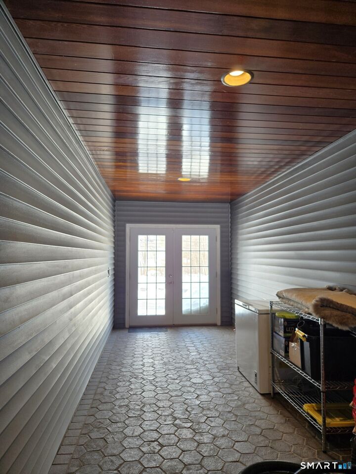 Property Photo:  573 Wolcott Road  CT 06010 