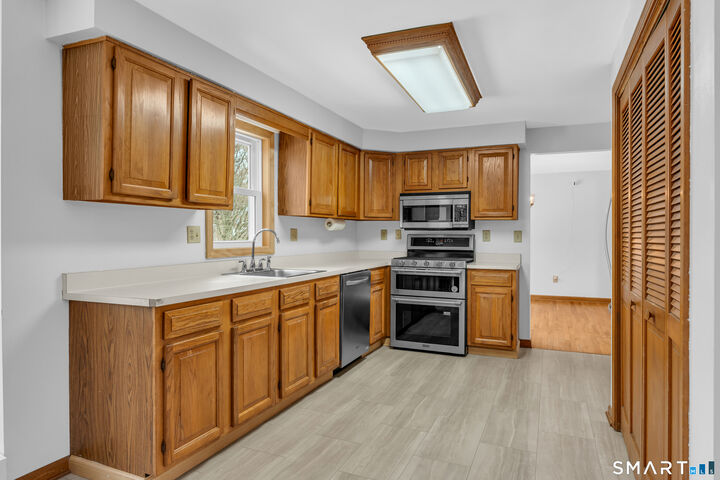 Property Photo:  26 Pent Road  CT 06405 