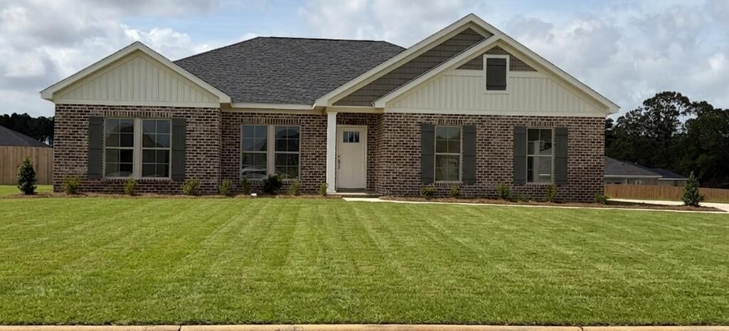 Property Photo:  209 Cambridge Dr  AL 36345 