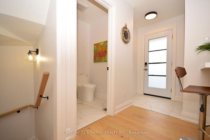 Property Photo:  660 Hochelaga Street 34  ON K1K 2E9 