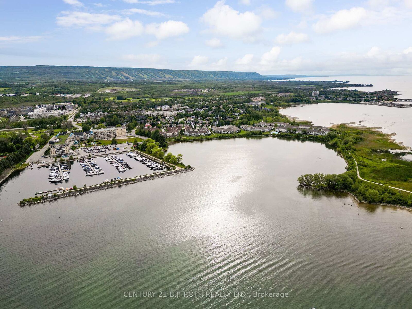 Property Photo:  9 Harbour Street E 4407-09  ON L9Y 5C5 