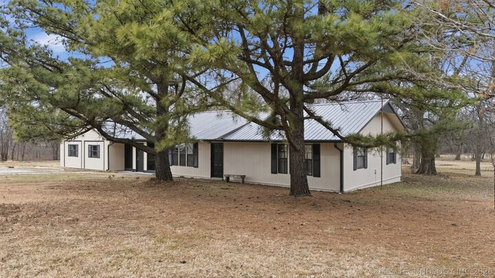 Property Photo:  3060 S 4180 Road  OK 74016 