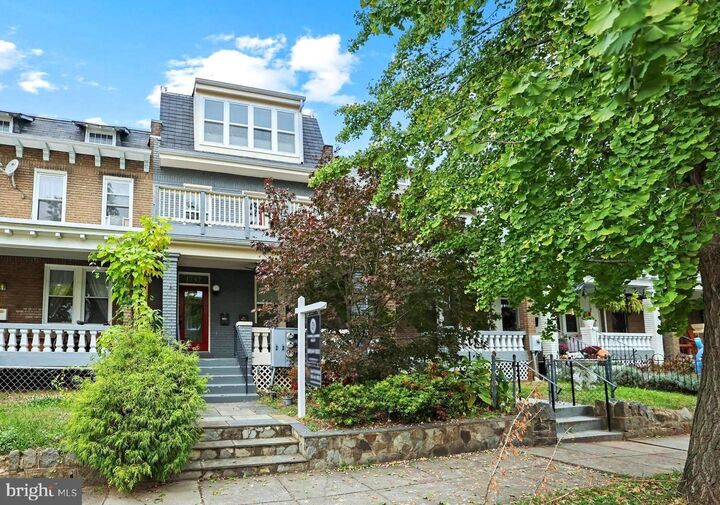 Property Photo:  1732 Bay Street SE 1  DC 20003 
