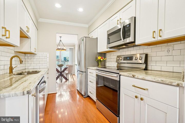 Property Photo:  8826 Surveyors Place  VA 22152 