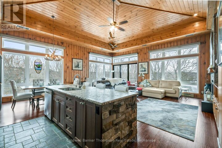 Photo de la propriété:  22-301 Oakridge Deerhurst Drive  ON P1H 2E8 