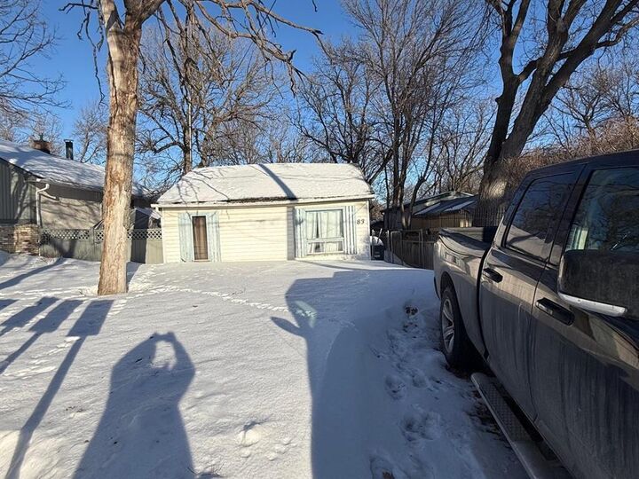Property Photo:  83 Clayton Drive  MB R2M 1G1 