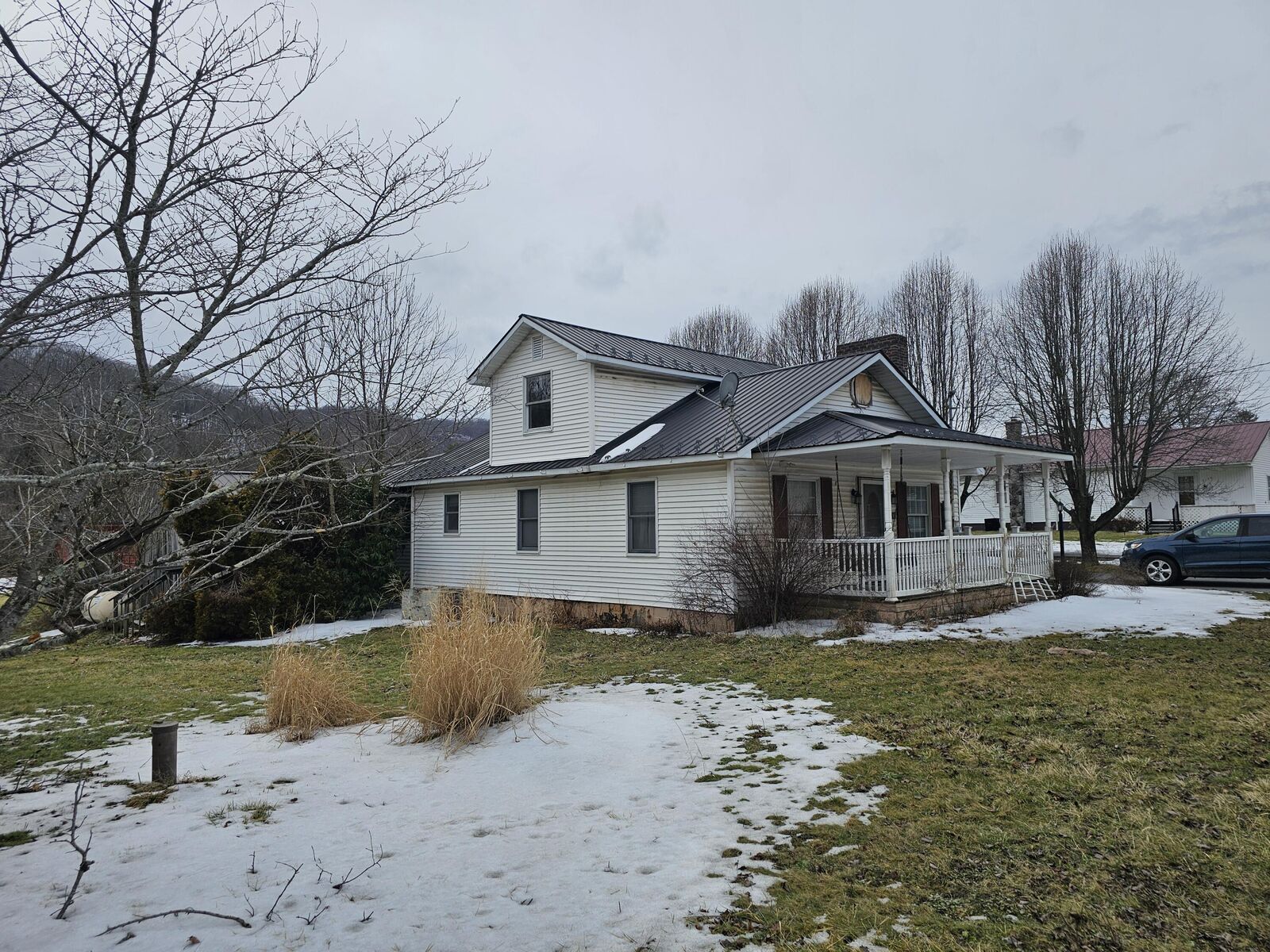 Property Photo: 7194 W Midland Trl WV 25958