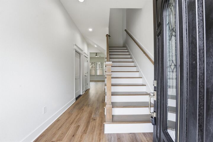 Property Photo: 2825 De Soto Street TX 77091