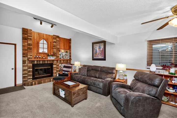 Property Photo:  4512 80th Place  IA 50322 