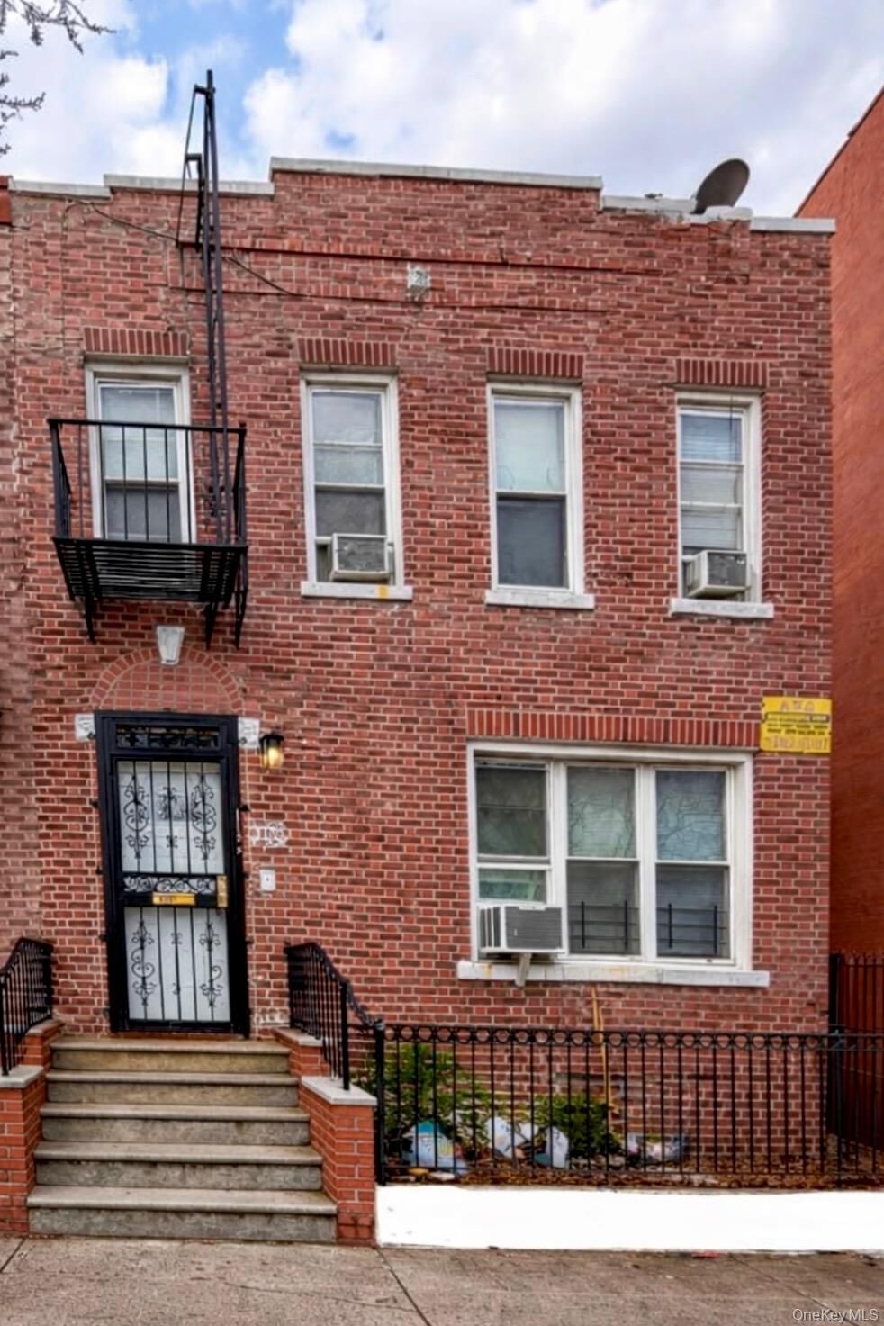 Property Photo:  1139 Noble Avenue  NY 10472 