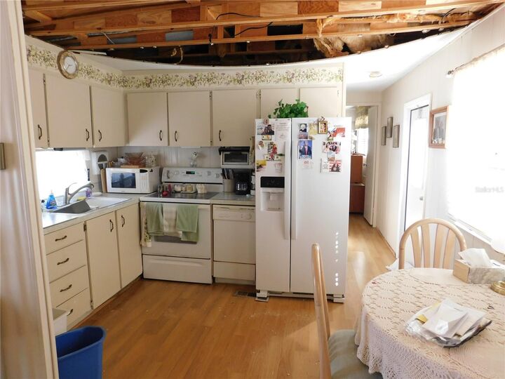 Property Photo:  1204 45th Avenue E  FL 34222 