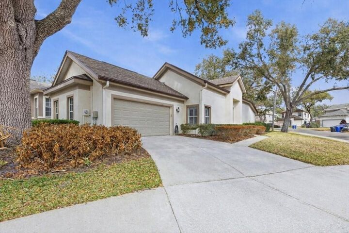Property Photo:  5205 Fairway One Drive  FL 33596 