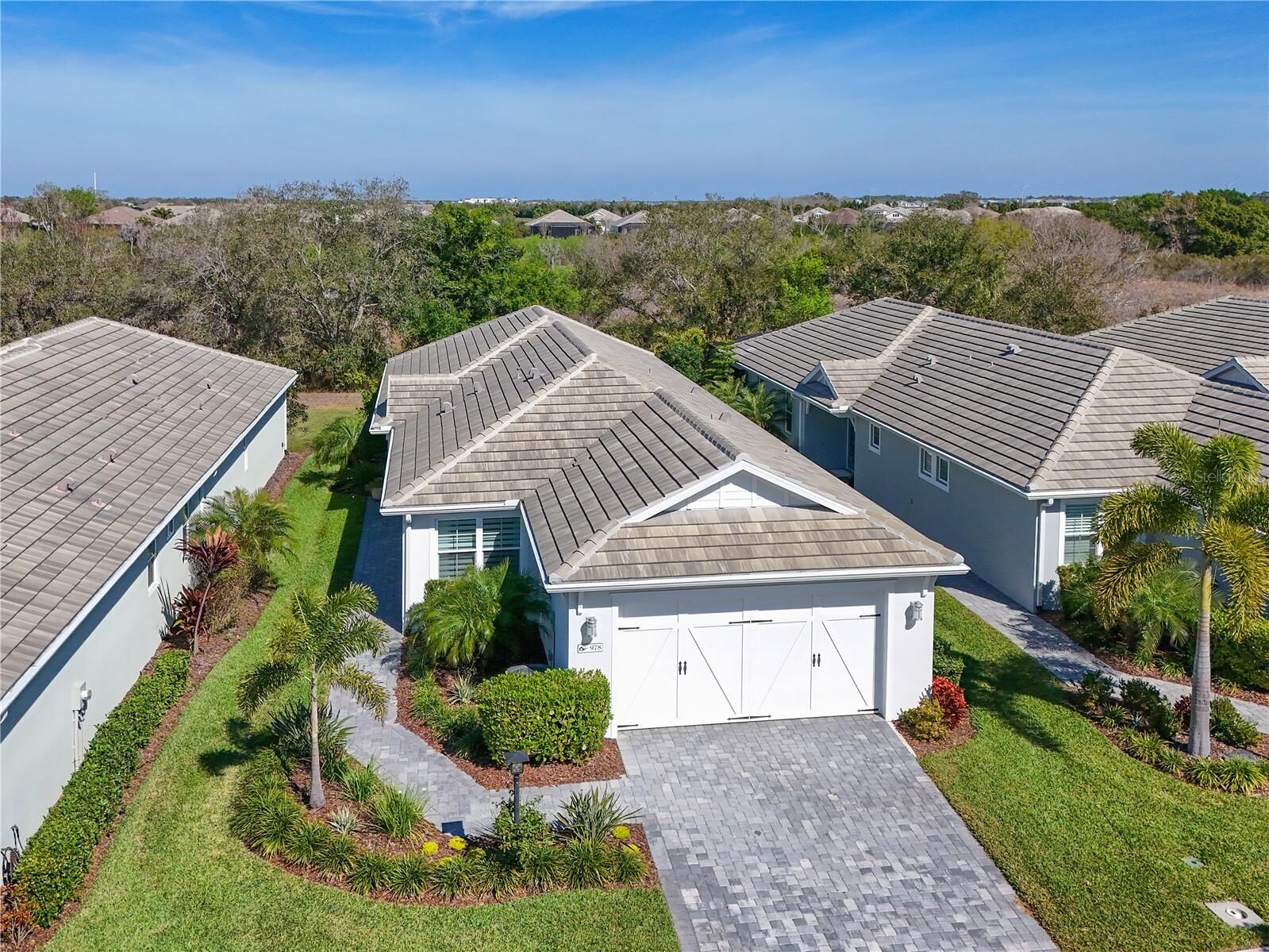 Property Photo: 978 Crosswind Avenue FL 34240