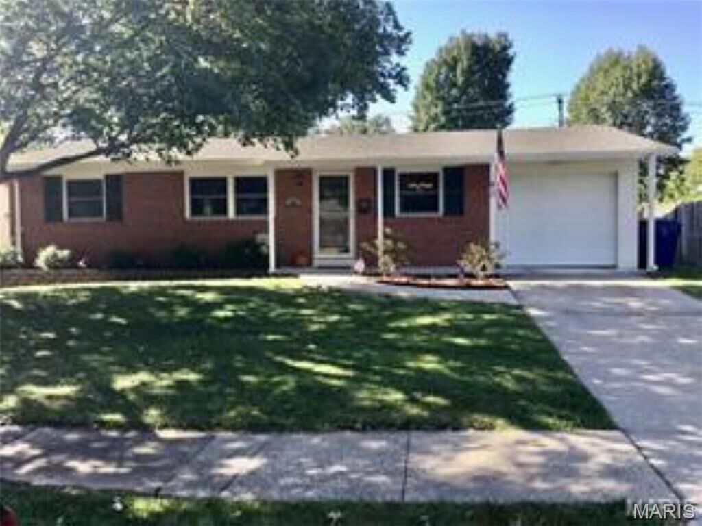 Property Photo:  340 Patterson Lane  MO 63031 