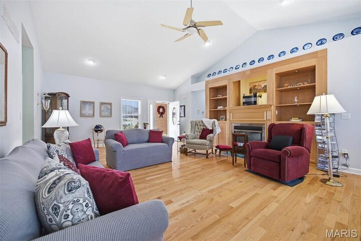 Property Photo:  5 Chariot Court  IL 62034 