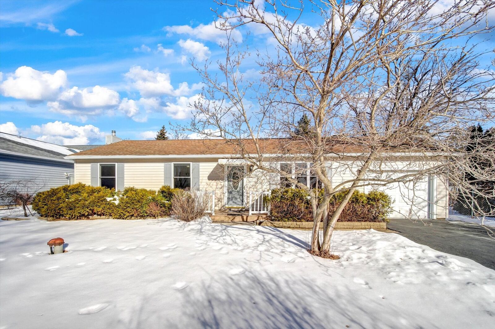 Property Photo:  1906 Fairfield Road  IL 60046 