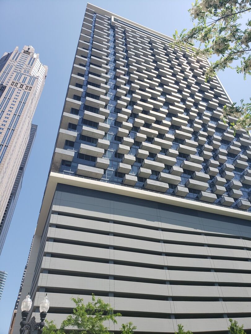 Property Photo: 235 W Van Buren Street 4516 IL 60607