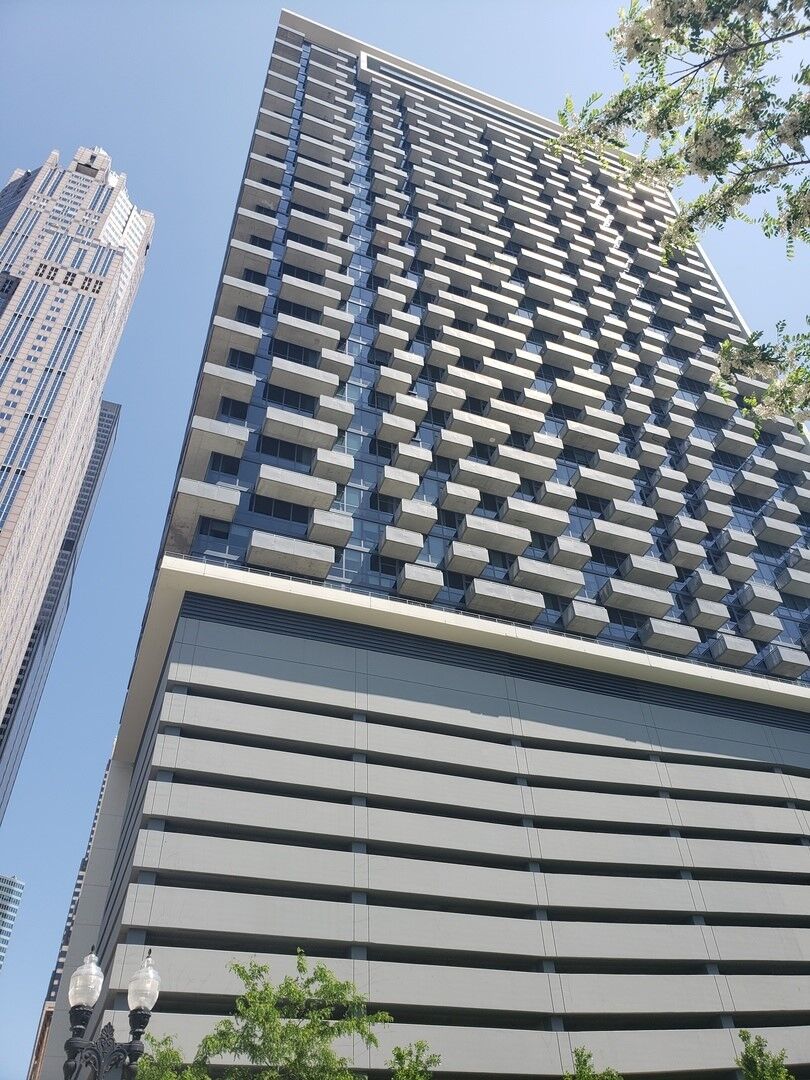 Property Photo: 235 W Van Buren Street 4516 IL 60607
