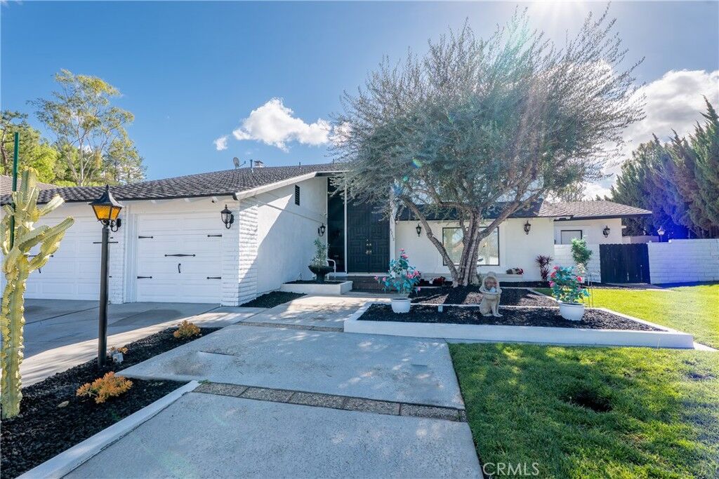 Property Photo: 8212 Lindante CA 90603