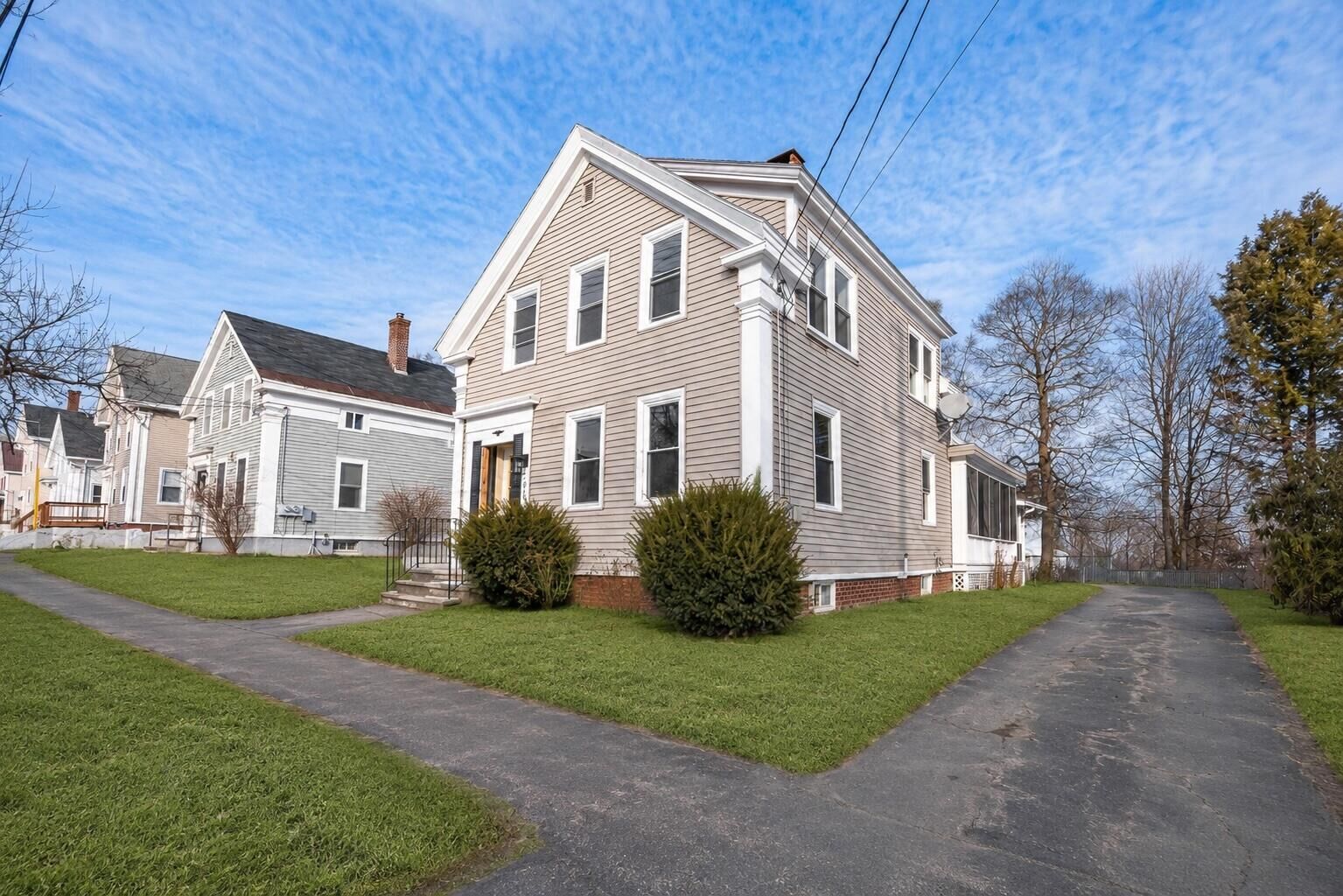 Property Photo:  229 Center Street  ME 04401 