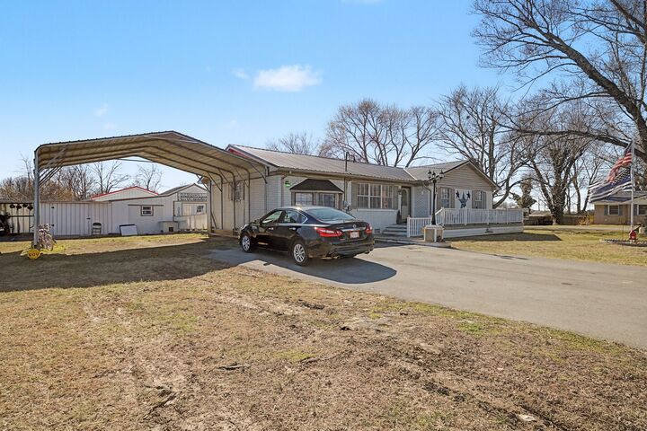 Property Photo: 107 Bermuda Dr TN 37110