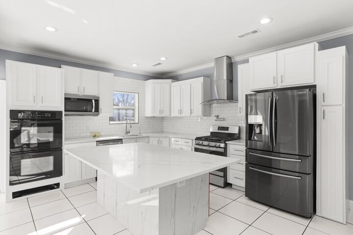 Property Photo:  239 E Bledsoe St  TN 37066 