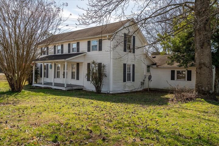 Property Photo:  202 Vine St  TN 38469 