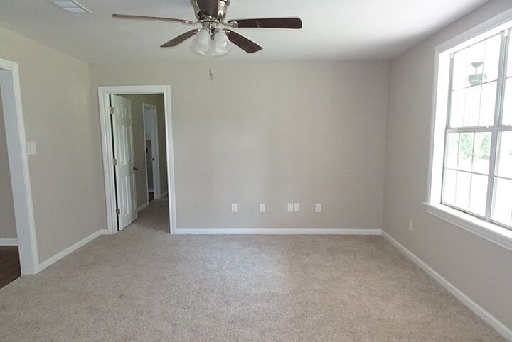 Property Photo: 321 Gordon Way TX 75915