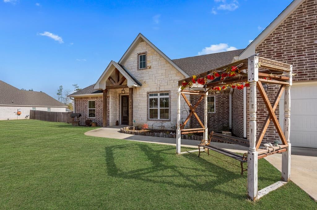 Property Photo:  193 Cc Road  TX 75941 