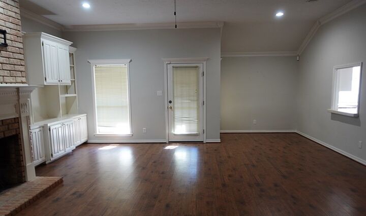 Property Photo:  1711 Queens Row  TX 75965 