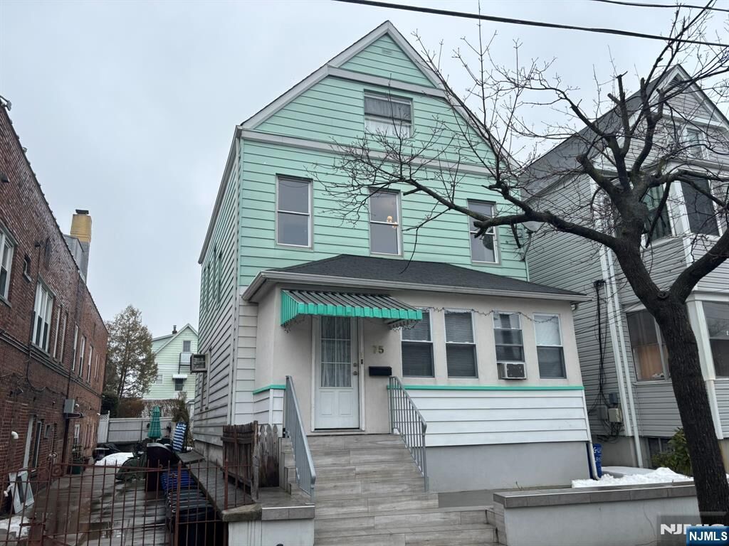 Property Photo:  75 Union Street  NJ 07073 