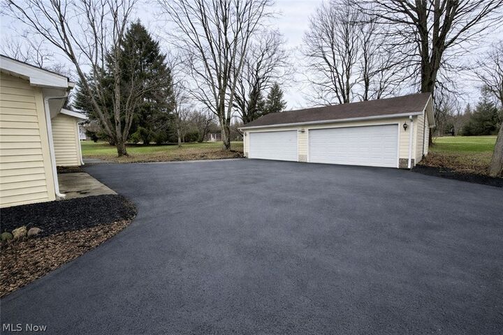 Property Photo: 18832 Maplewood Lane OH 44023