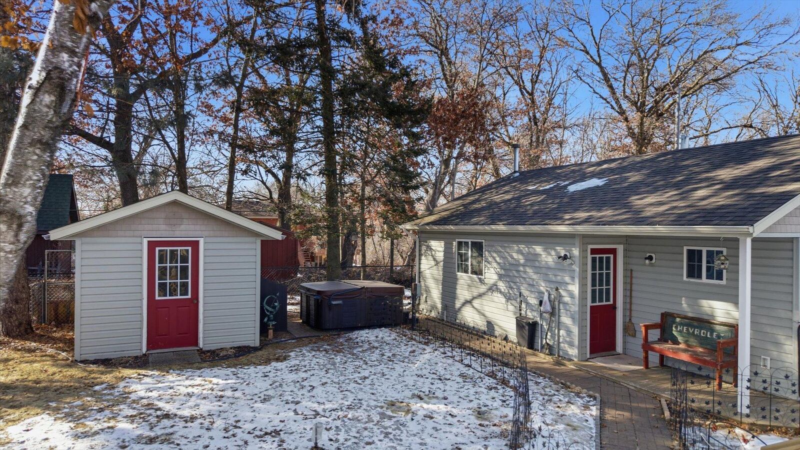 Property Photo:  909 4th Avenue E  MN 56377 