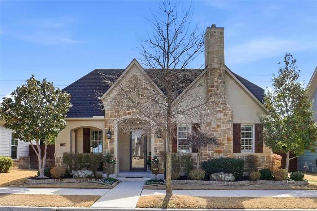 Property Photo:  8820 Vermillion Street  TX 76180 