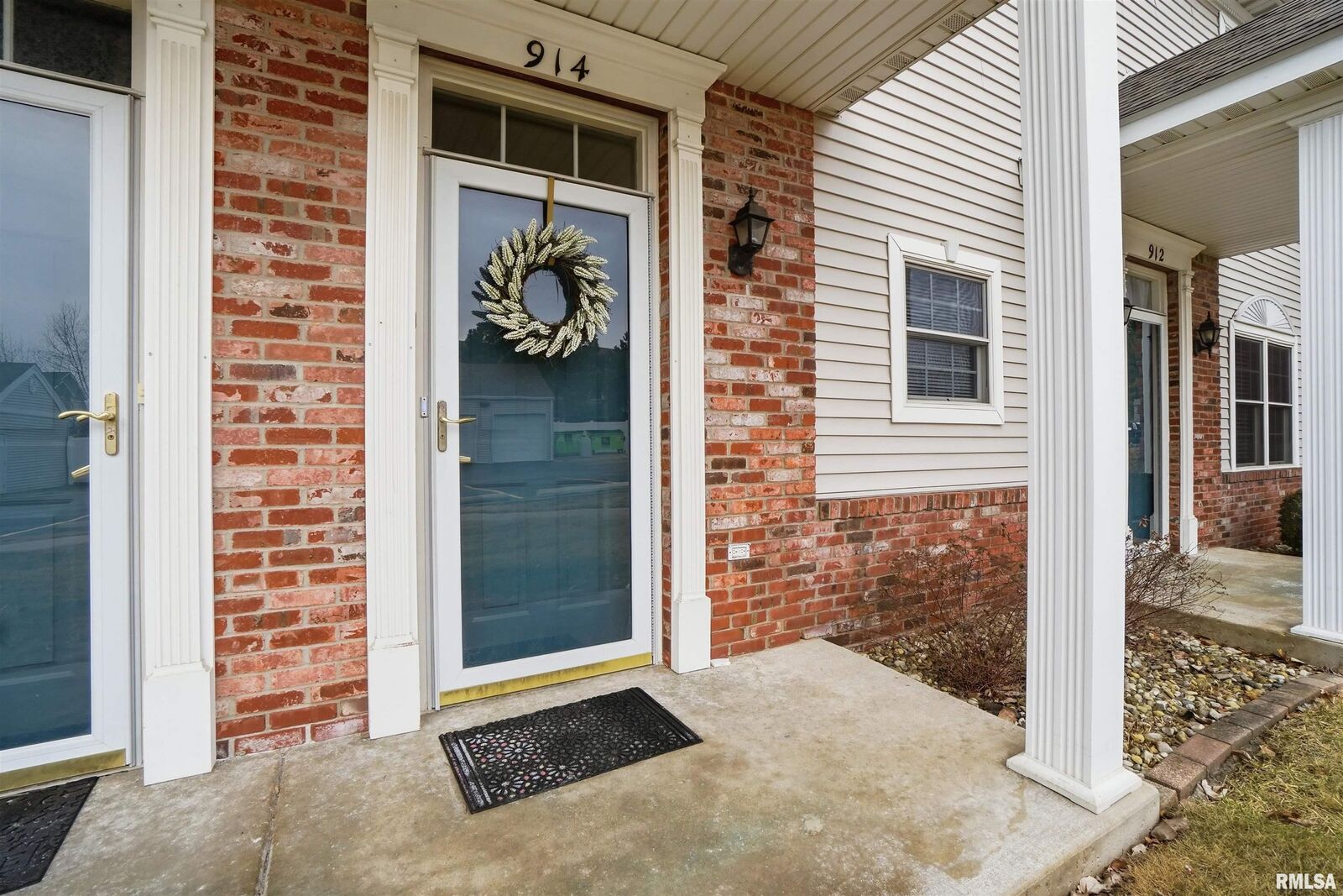 Property Photo: 914 W Trailcreek Drive IL 61614