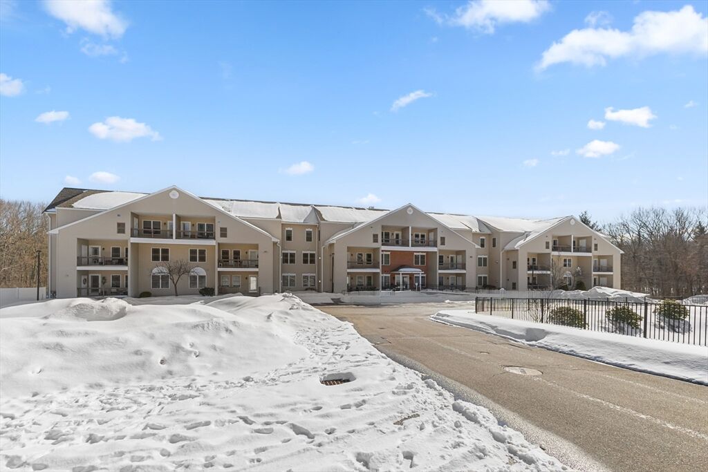 Property Photo:  216 Reservoir Street 202  MA 01520 