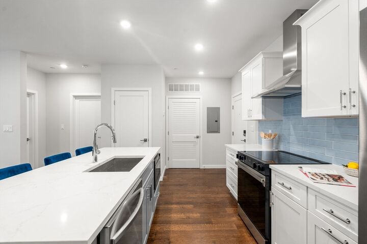 Property Photo:  267 Old Colony 313  MA 02127 