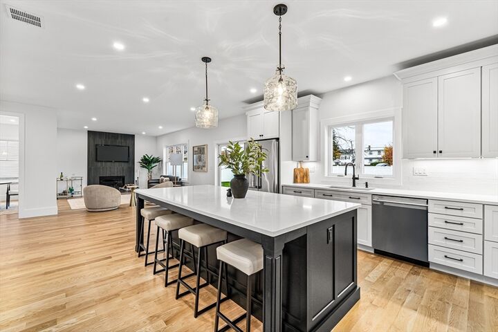 Property Photo:  6 Callahan Drive  MA 01801 