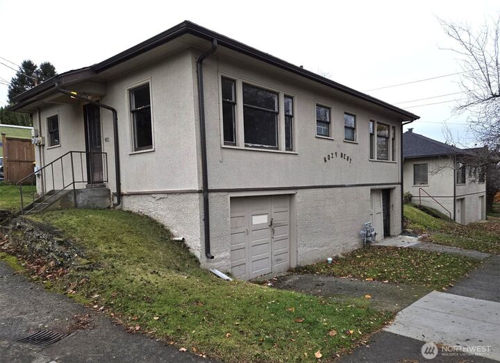 Property Photo: 500 -508 Gladstone Street WA 98225