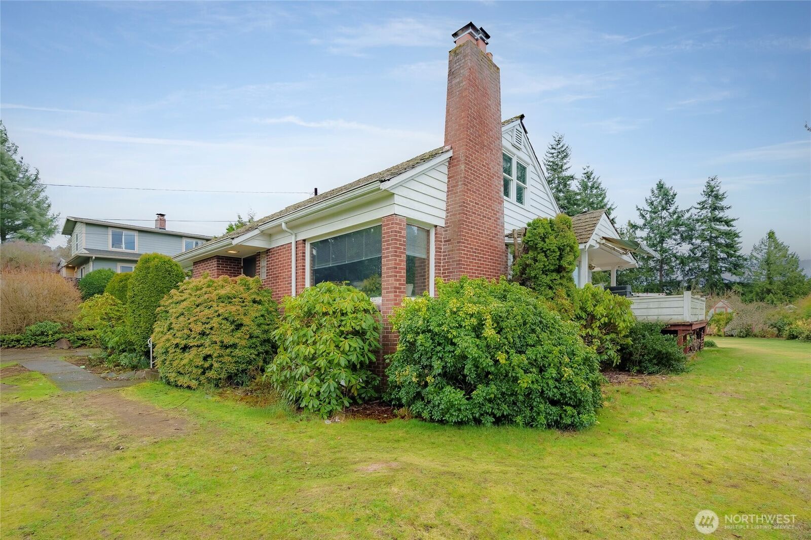 Property Photo:  1020  Puget Drive  WA 98020 